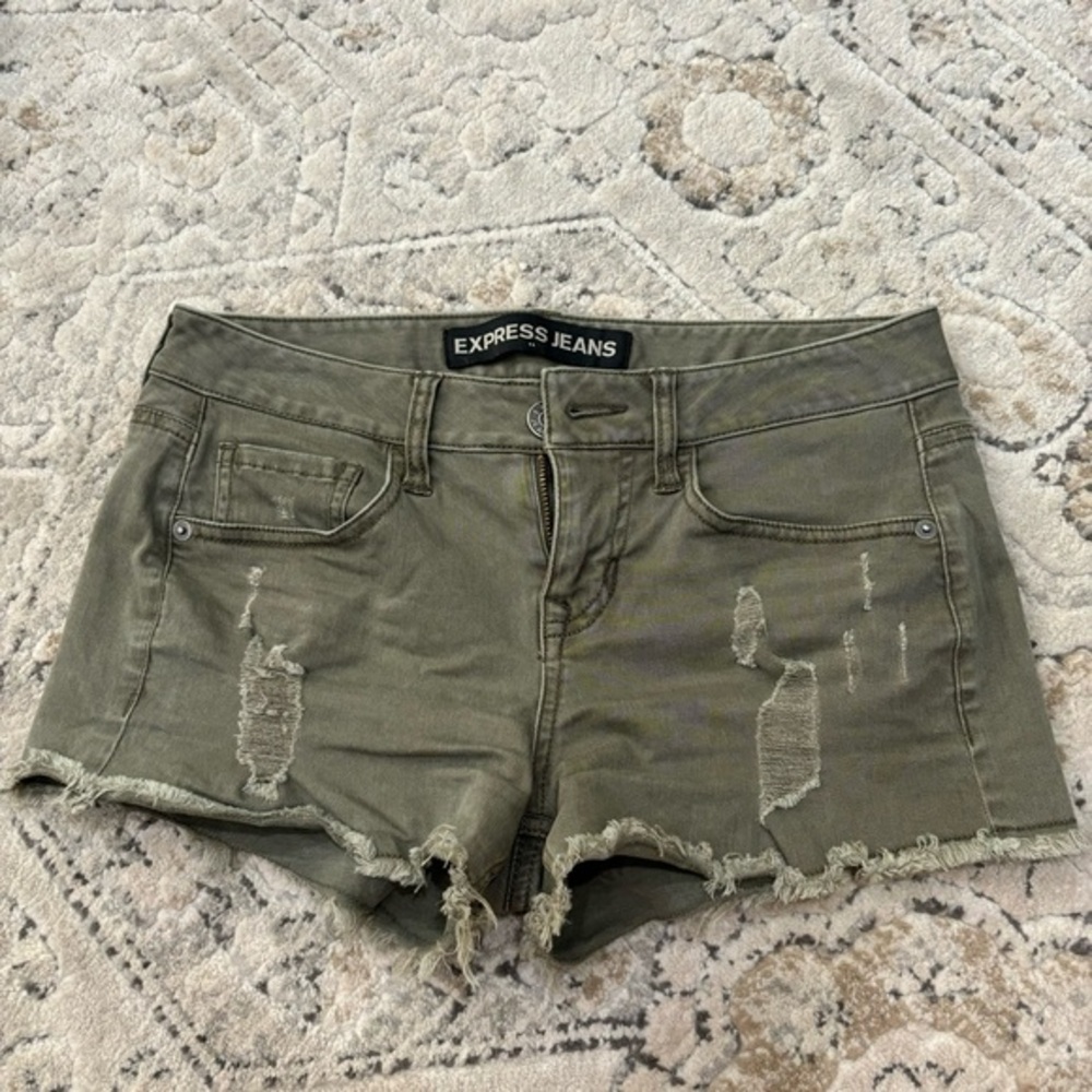 EXPRESS | ARMY GREEN DISTRESSED DENIM SHORTS SIZE 0